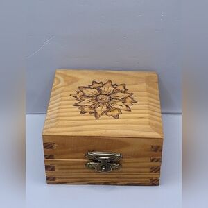 Vintage Handmade Wood Burned Sunflower Trinket Box Velvet Lined Signed 2004